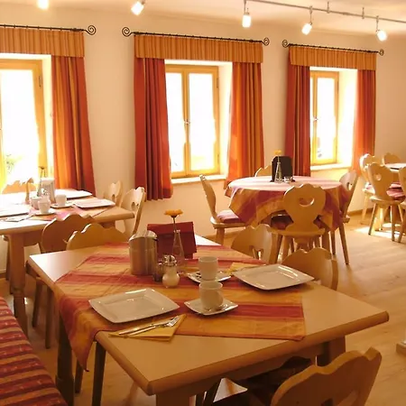 Zum Egerlaender Fachwerkhof Guest house Neualbenreuth