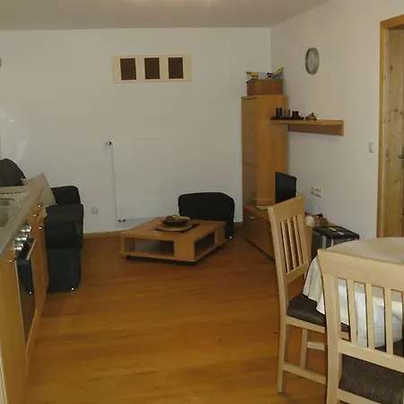Zum Egerlaender Fachwerkhof Guest house Neualbenreuth